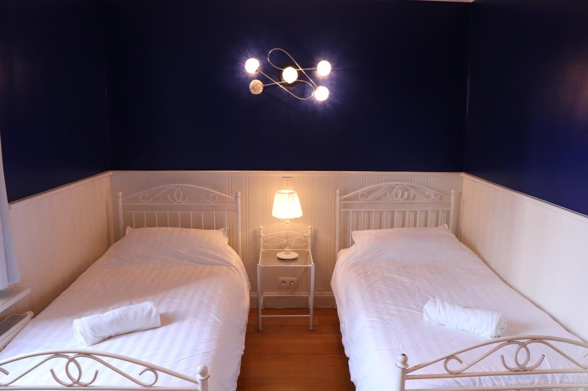 Hostel Lybeer Private Rooms Just For Two! Брюж Стая снимка