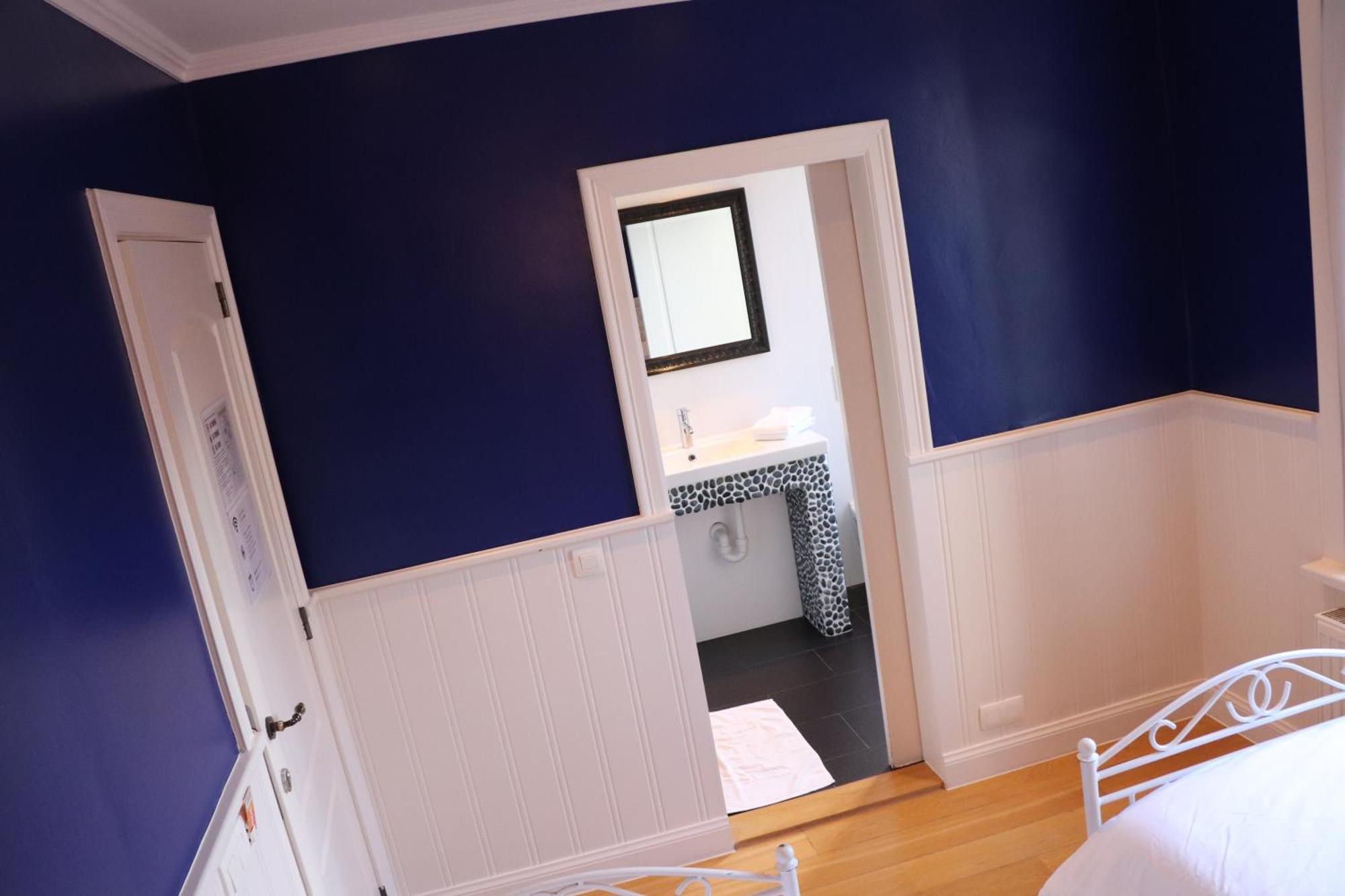 Hostel Lybeer Private Rooms Just For Two! Брюж Стая снимка
