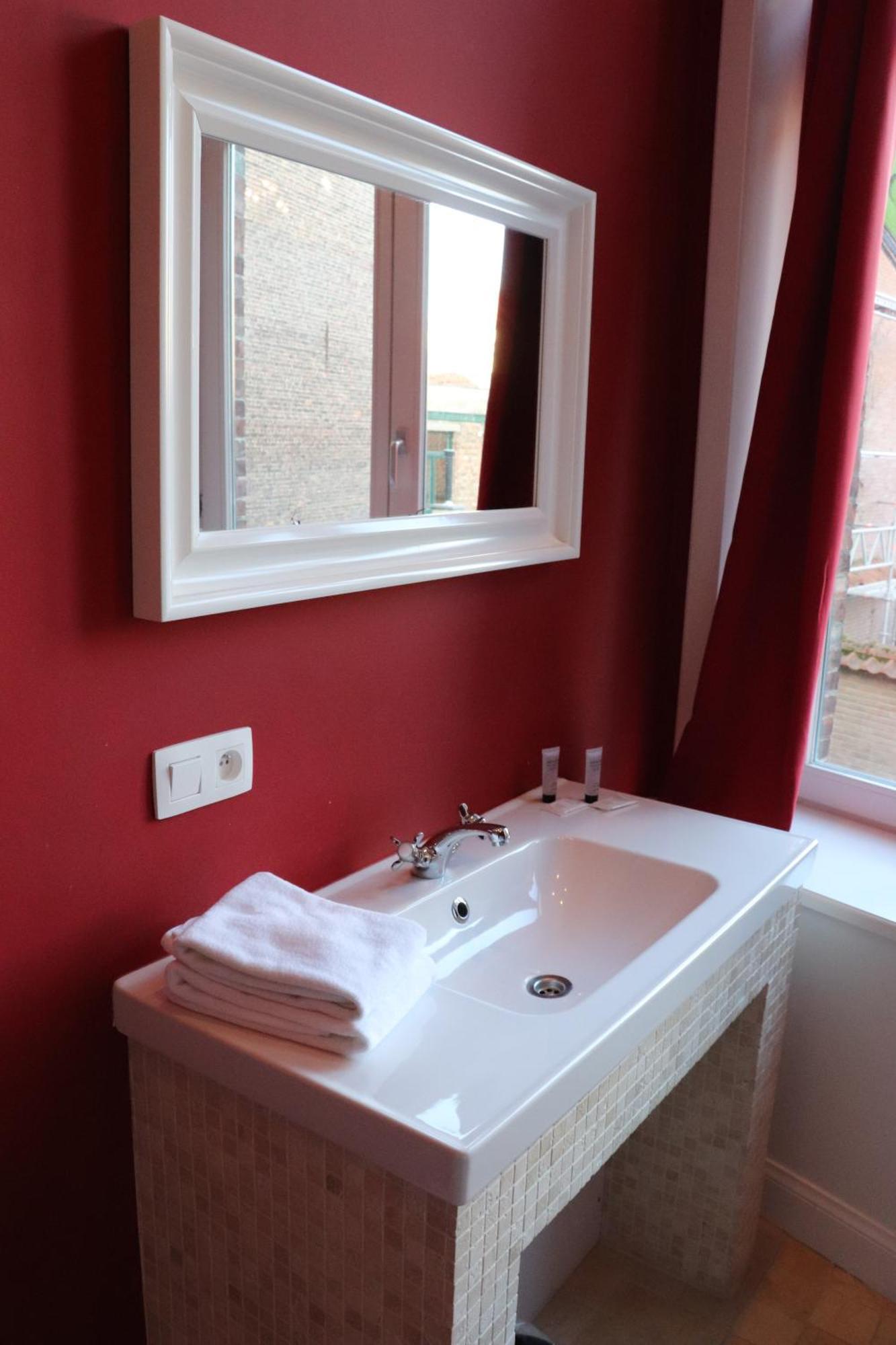 Hostel Lybeer Private Rooms Just For Two! Брюж Стая снимка