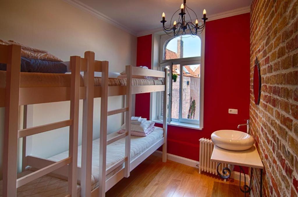 Hostel Lybeer Private Rooms Just For Two! Брюж Екстериор снимка