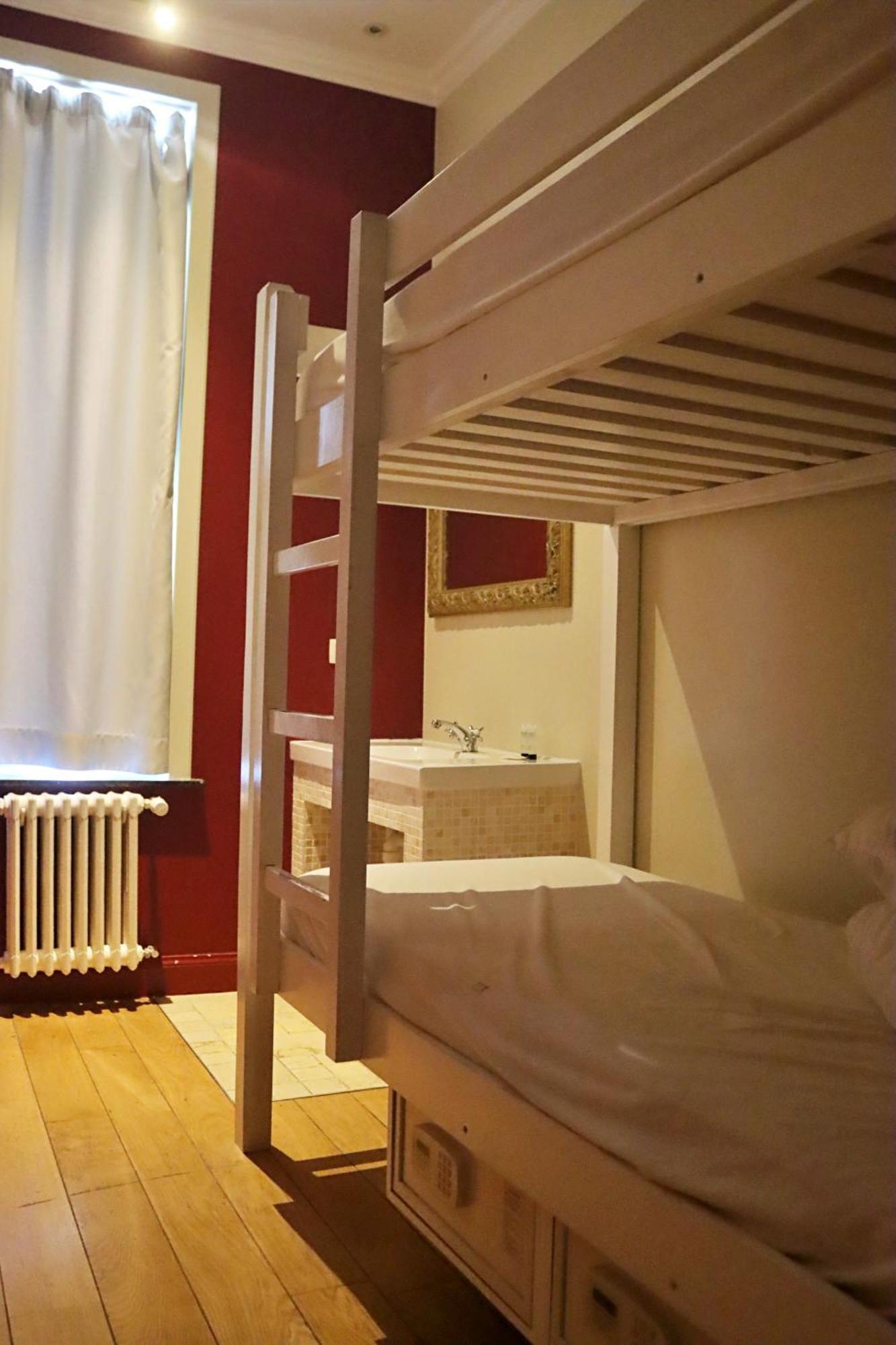 Hostel Lybeer Private Rooms Just For Two! Брюж Екстериор снимка