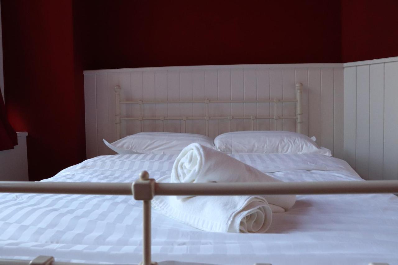 Hostel Lybeer Private Rooms Just For Two! Брюж Стая снимка